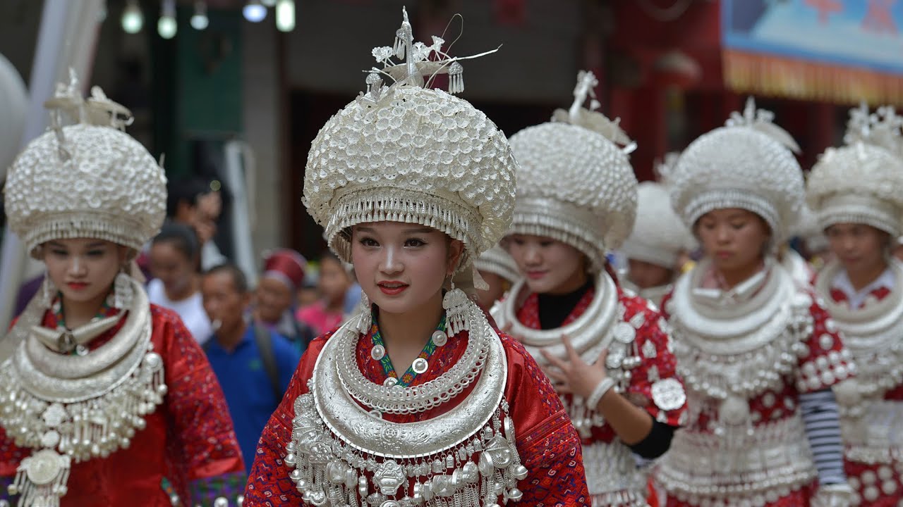 Silver ornaments of the Miao ethnic group - a shining tradition| CCTV English