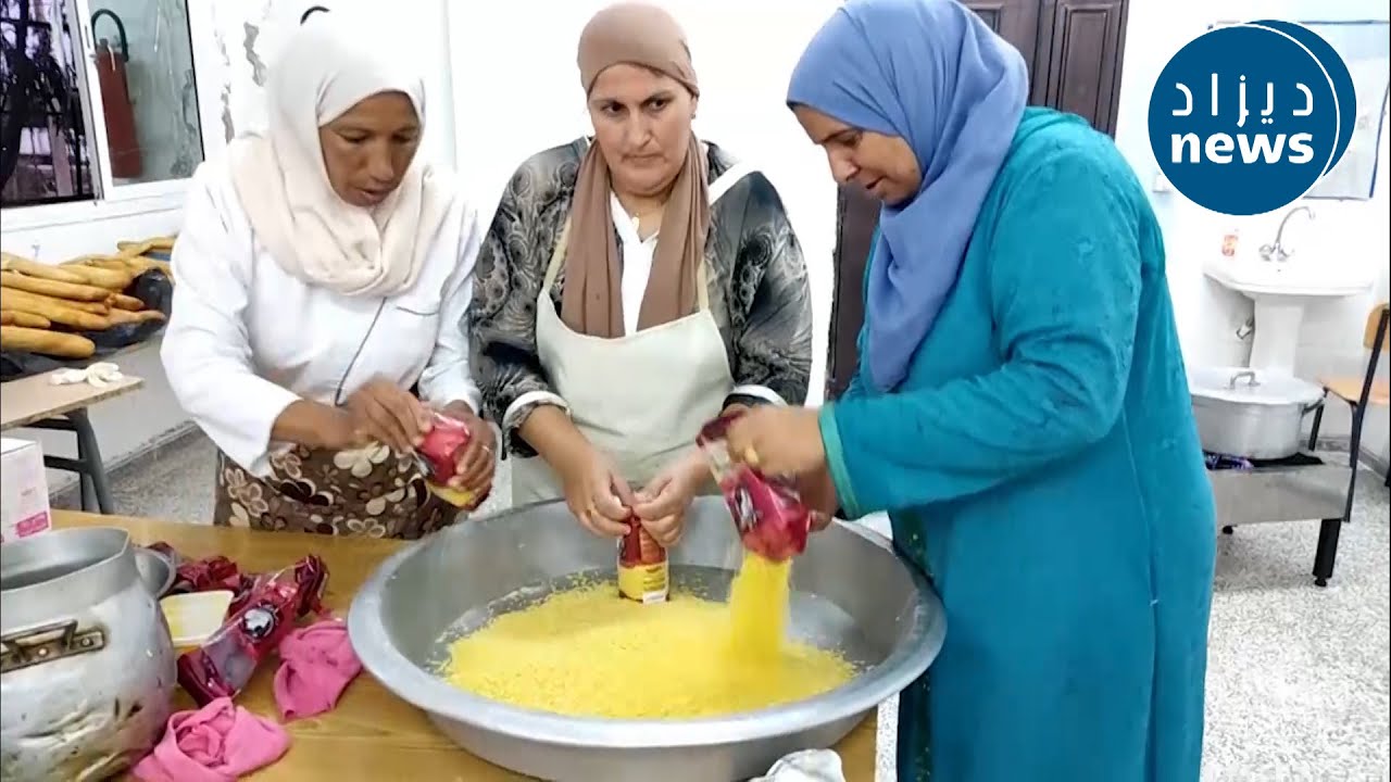 نساء و رجال يتجندون في القالة من أجل تحضير وجبات ساخنة وتوزيعها على العائلات والمواطنين المنكوبين