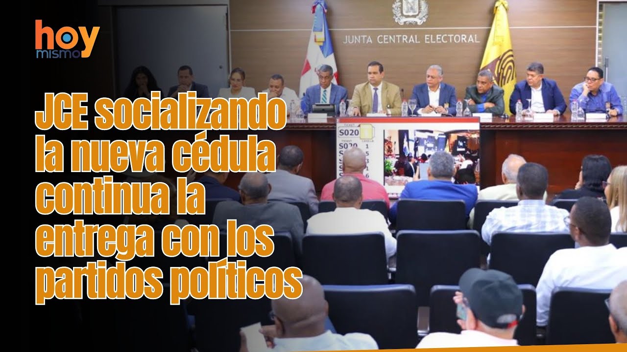 JCE socializando la nueva cédula continúa la entrega con los partidos políticos.