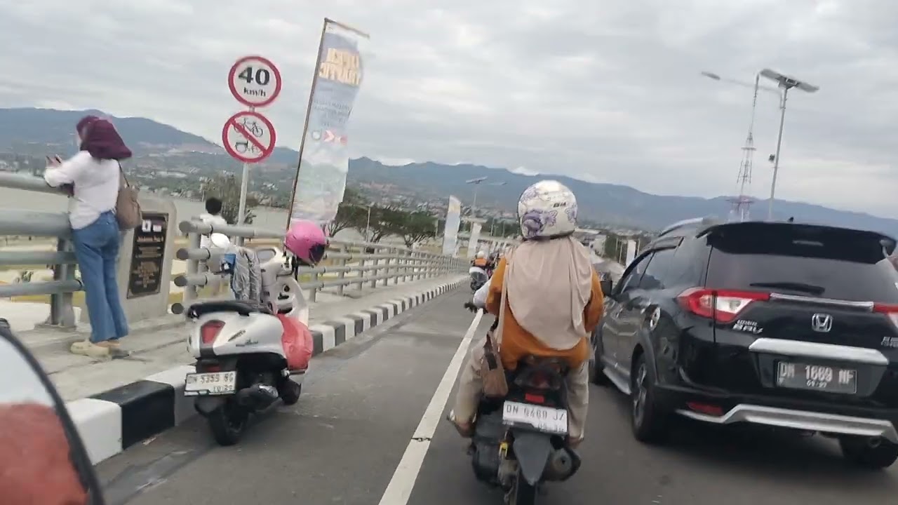 Melewati jembatan Palu 4 