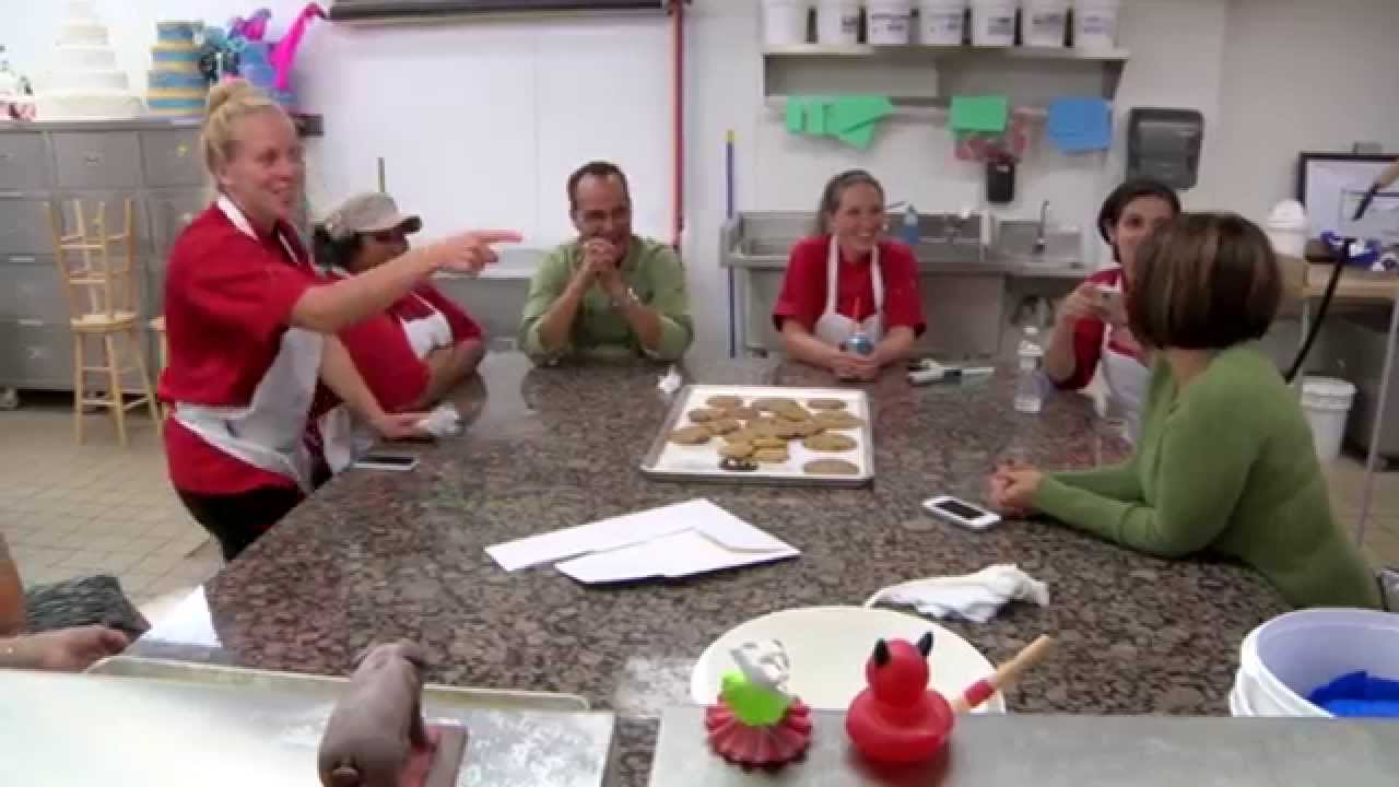 Cake Boss: Behind the Scenes at Carlo's Bakery