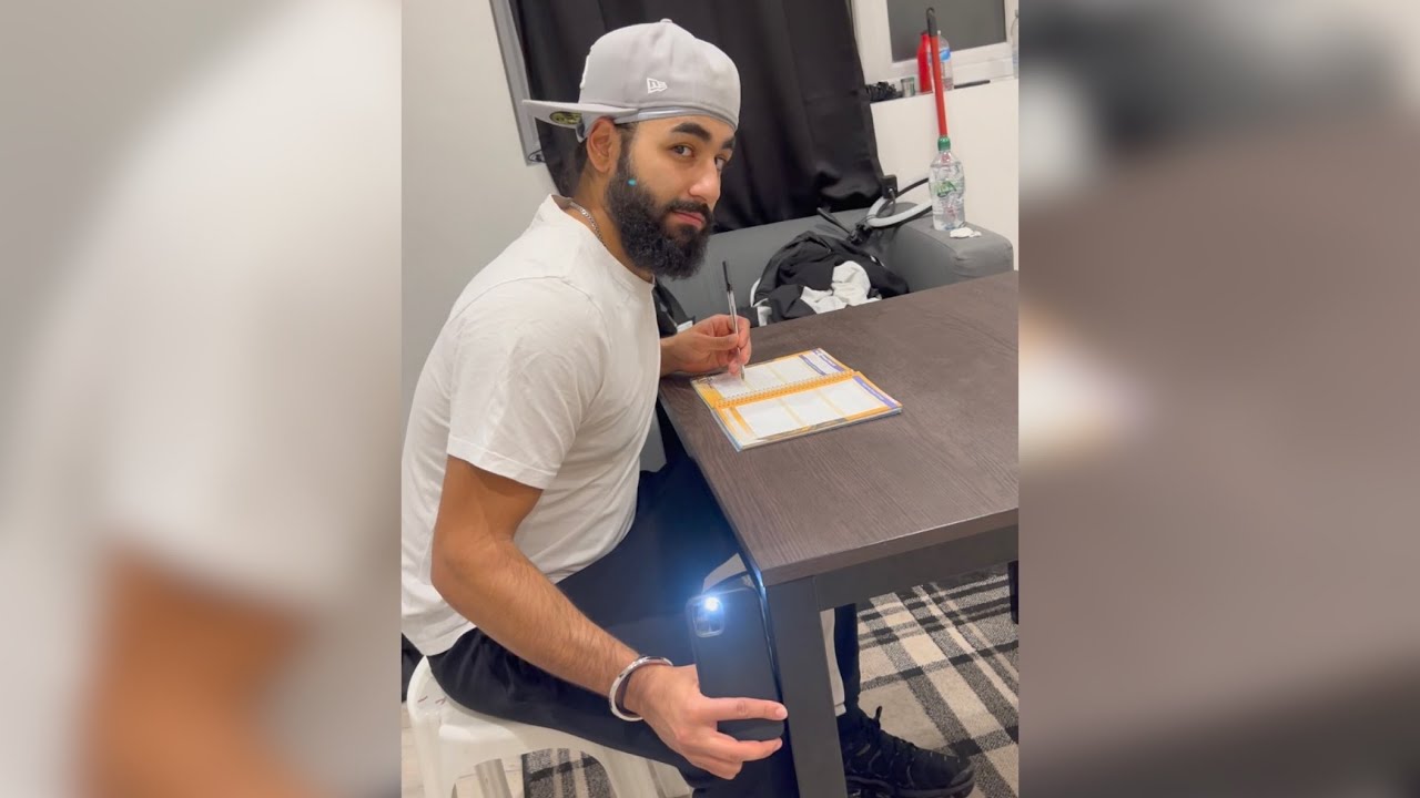 The friend thats always tryna put you on his Snapchat: