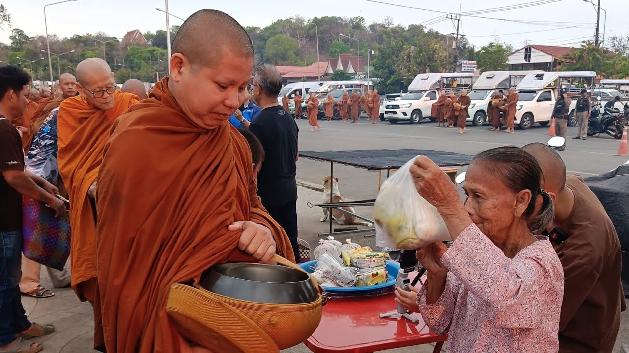 การถ่ายทอดสดของ ดูลม พระสิ้นคิด