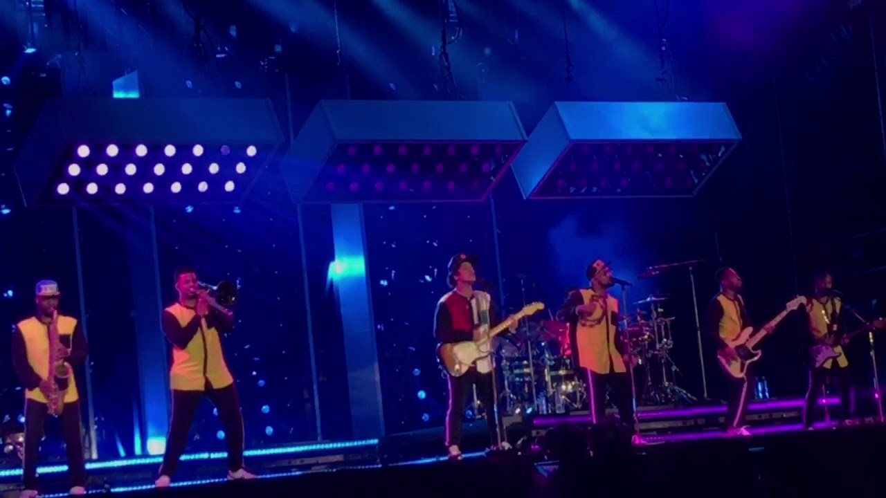 MARRY YOU - BRUNO MARS - MONTERREY 2018