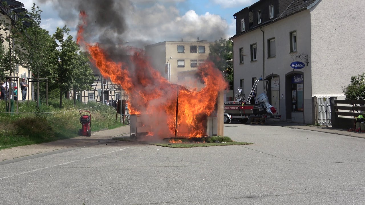 [Küchenbrand+Sirenenalarm] Feuerwehr Bischofsheim Schauübung mit DRK RTW und HLF20/16