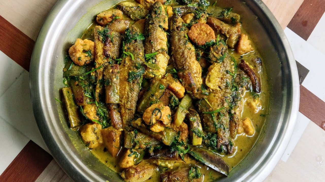 বেগুন আলু আর ডালের বড়ি দিয়ে বাটা মাছের ঝোল এভাবে রান্না করলে সবাই খেয়ে হাত চাটবে। bata fish curry. 