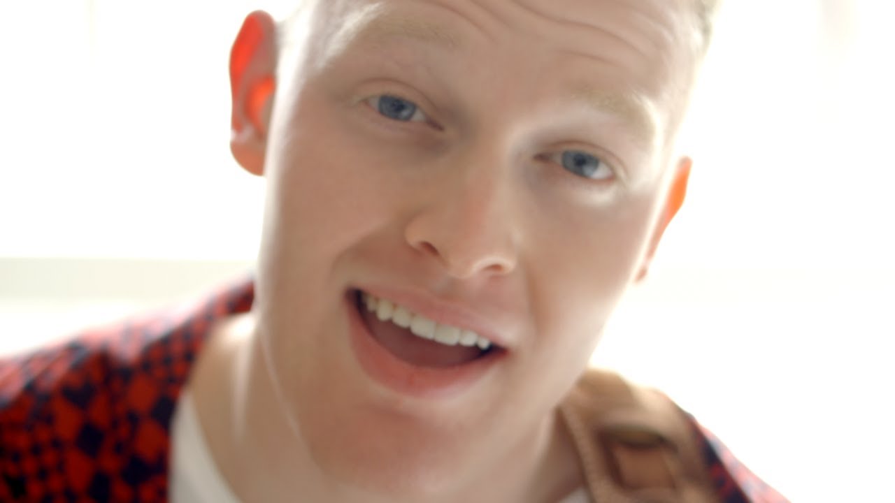 Cade Thompson - Dear Future Wife (Official Music Video)