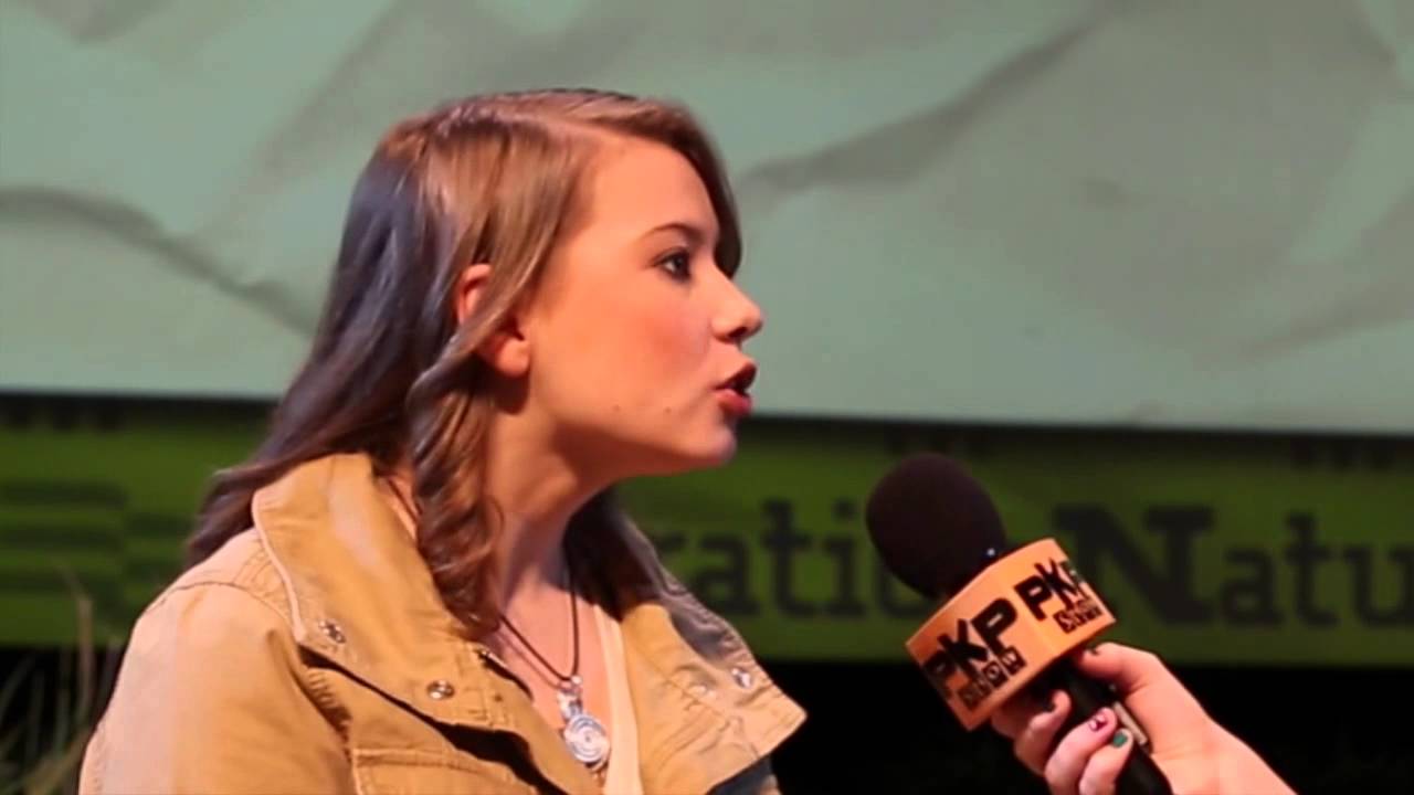 BINDI IRWIN Interview W/ PAVLINA -SEAWORLD, ORLANDO