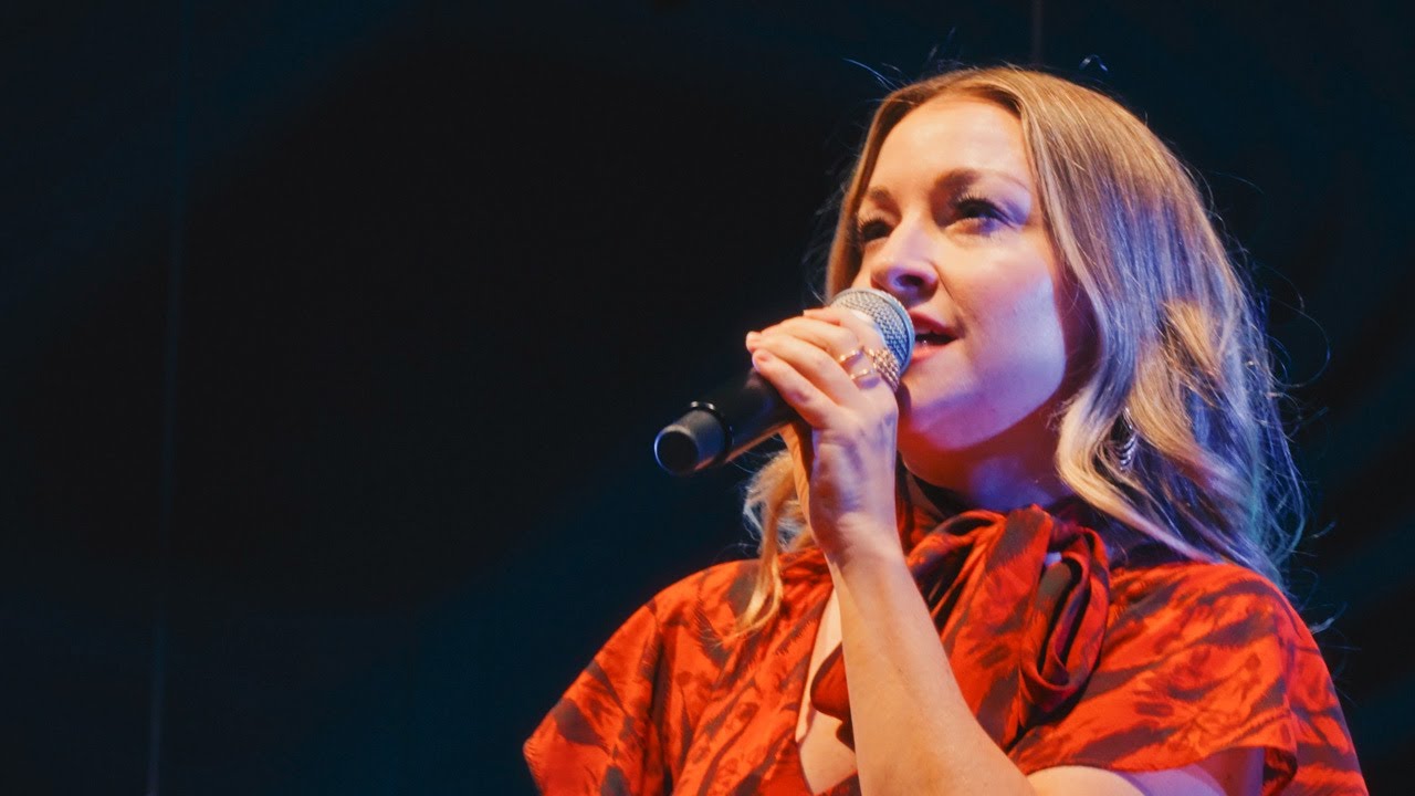 Kate Miller-Heidke + 500 singers: Little Roots, Little Shoots / Melbourne Indie Voices