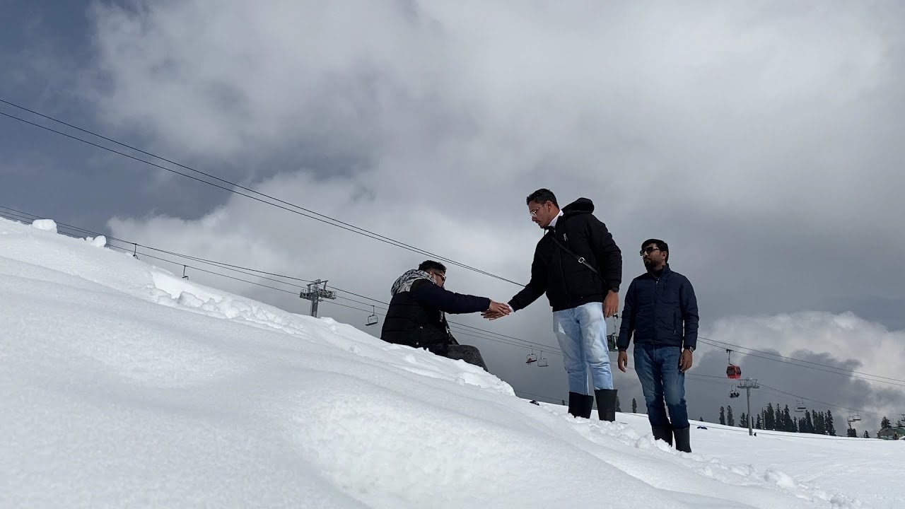 Kashmir Diaries ☃️ || Funny Unfiltered Clips 😅 || Enjoy Snow ⛄️ || Memories 💚|| @walkwithhoque 