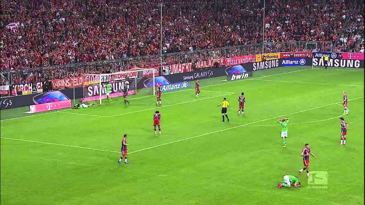 Bayern Munich v Vfl Wolfsburg - Bundesliga Rd 1 Highlights