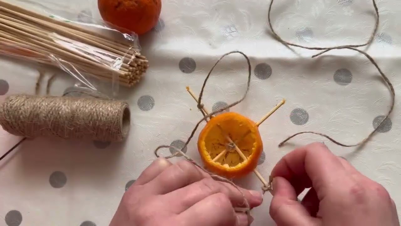 Годівничка для птахів з апельсина чи мандарина. Гурток «Арт-майстерня».