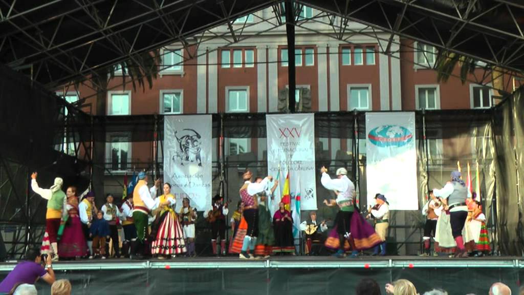 Manchegan traditional folk dance: Seguidilla-jota