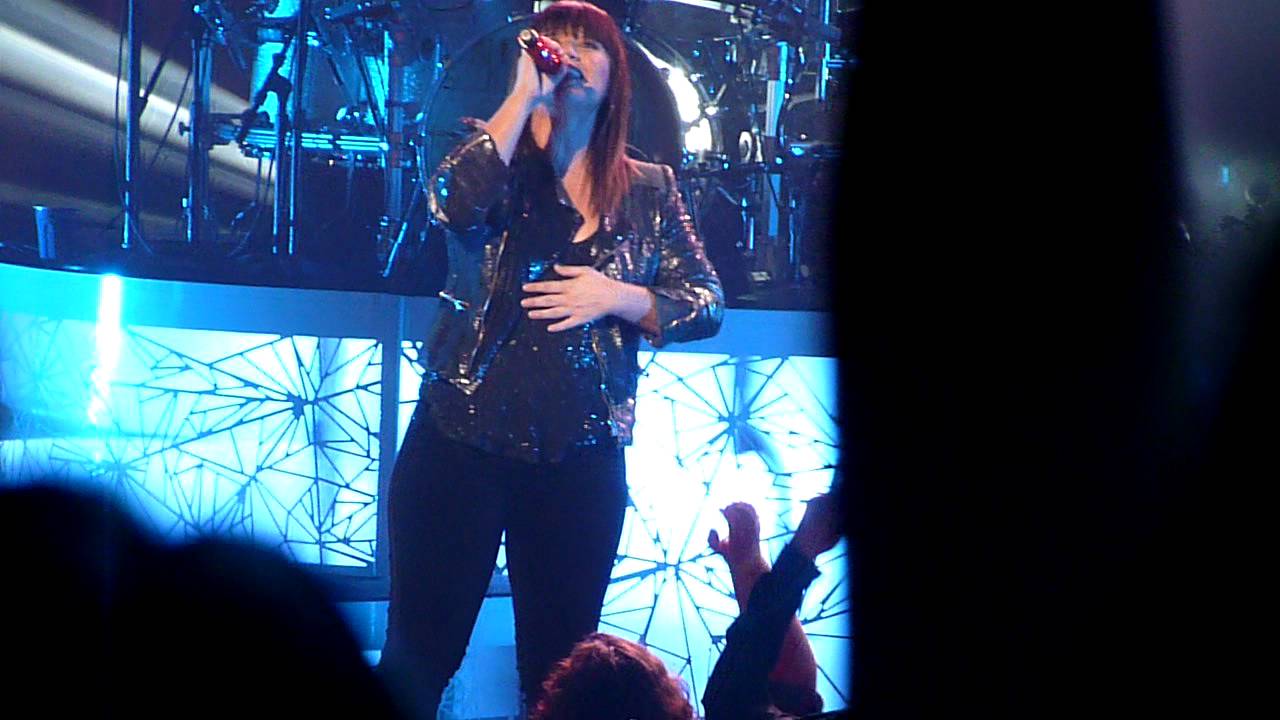 Kelly Clarkson - Darkside - Wang Center Boston 1/26/12