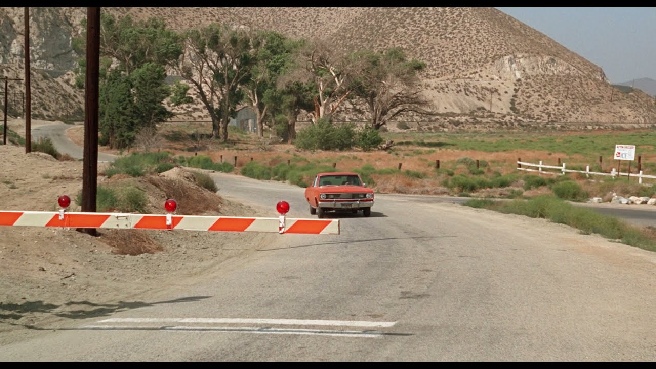 Duel 1971 Steven Spielberg First Movie (Dennis Weaver) HD