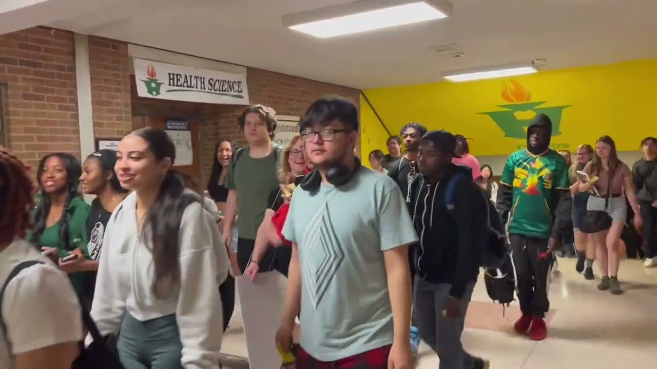 Huron Senior Clap Out