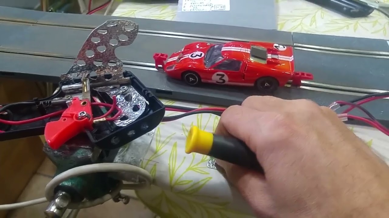 Como poner freno a un mando Scalextric.