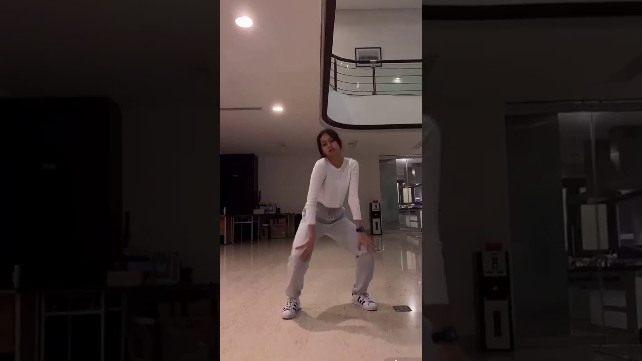 Kathrina JKT48 Dance Cover All My Love is Gone - Rose Blackpink