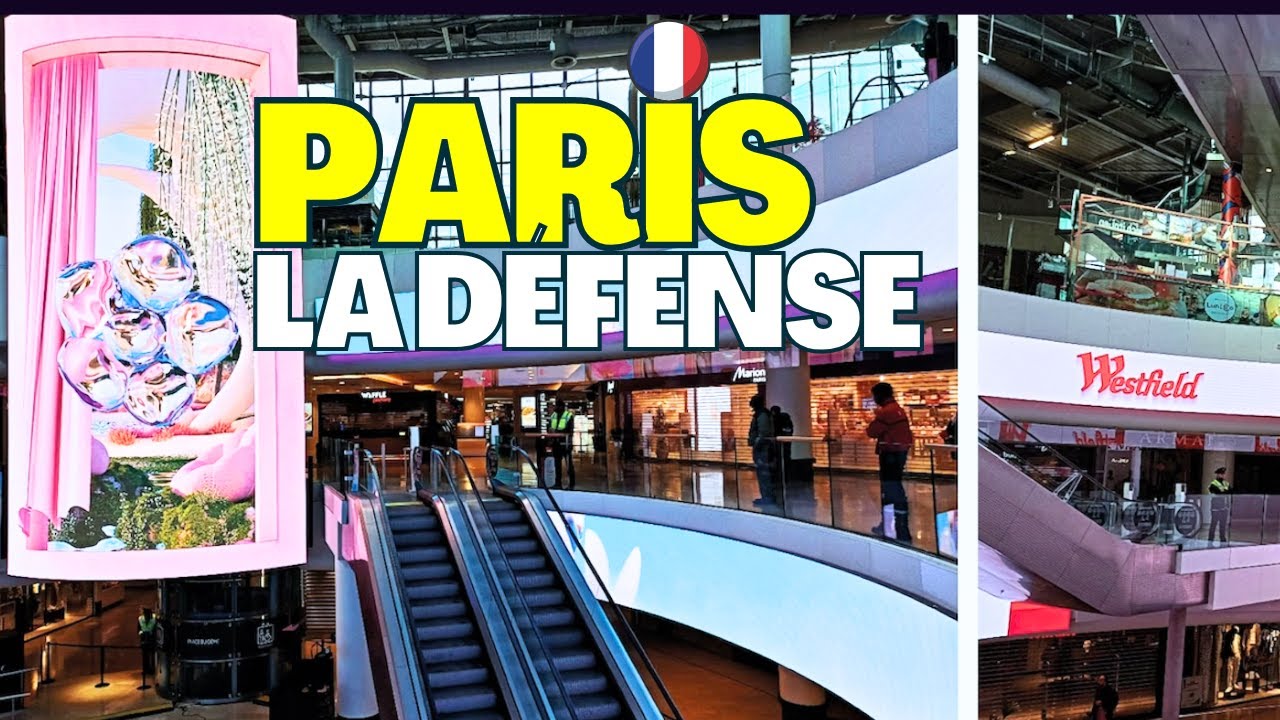 Paris, France 🇨🇵 : La Défense Christmas Light at the Shopping Center