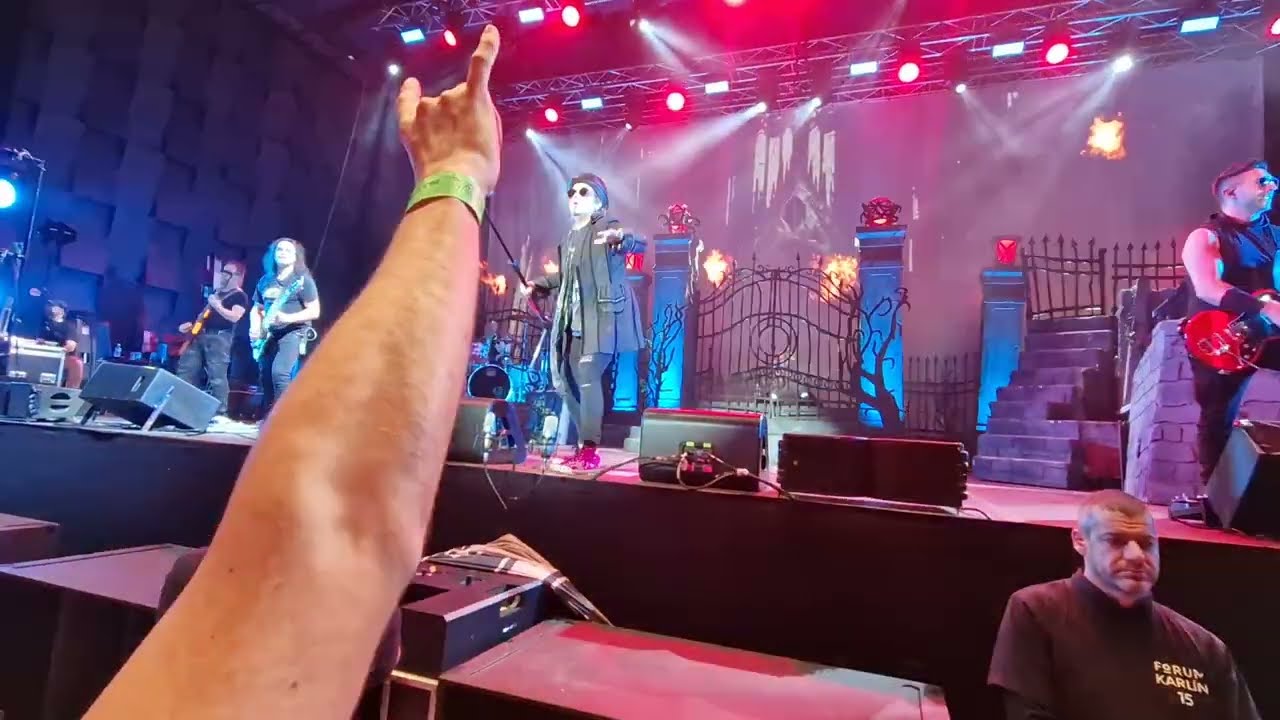 Avantasia - 02 Reach Out for the Light (with Adrienne Cowan) - Praha 29.3.2025