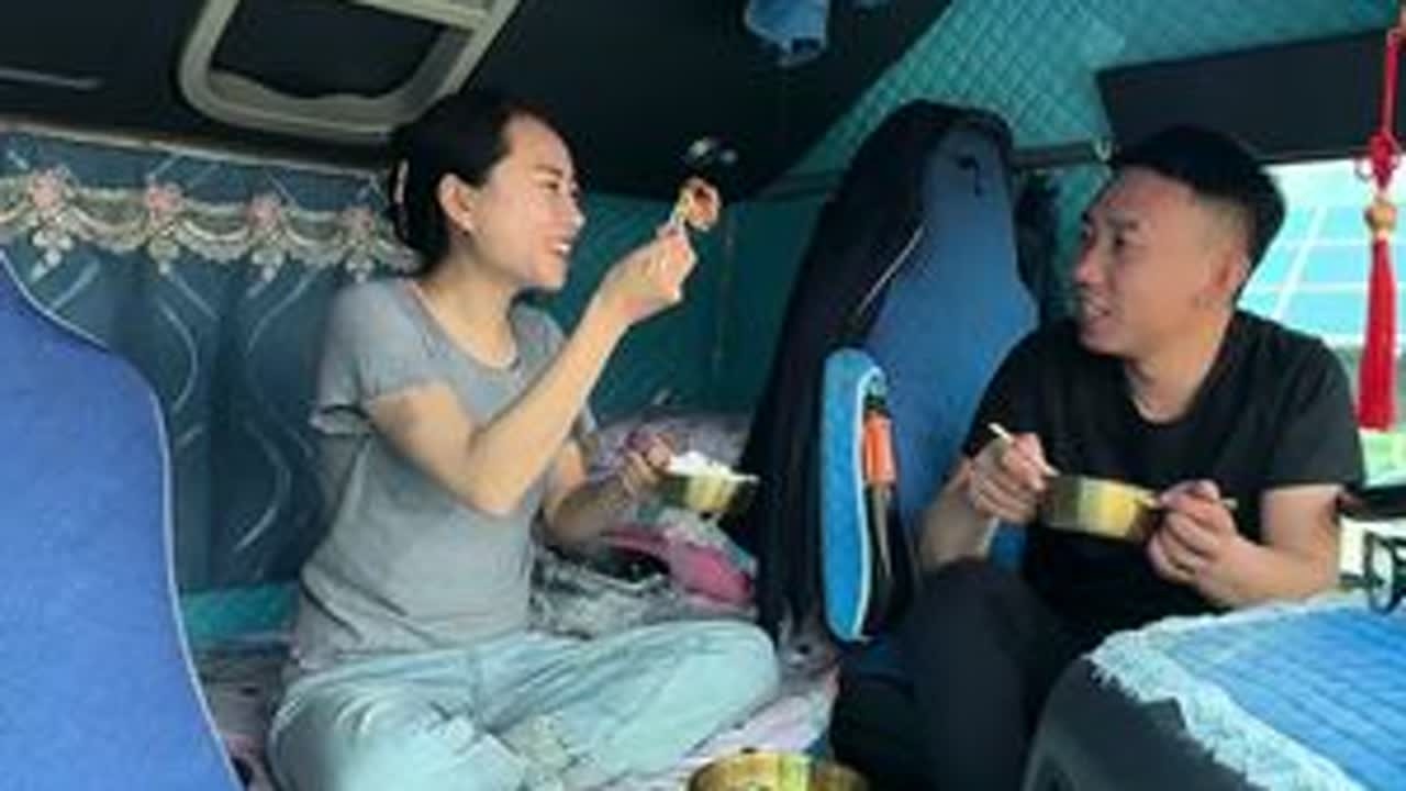 我和刘宝的卡车生活，每逢佳节倍思亲，今天端午节又不能回家了，感谢大家一路的支持与陪伴！#vlog日常 #夫妻日常 #三农#记录真实生活 #记录卡车生活 @抖音小助手