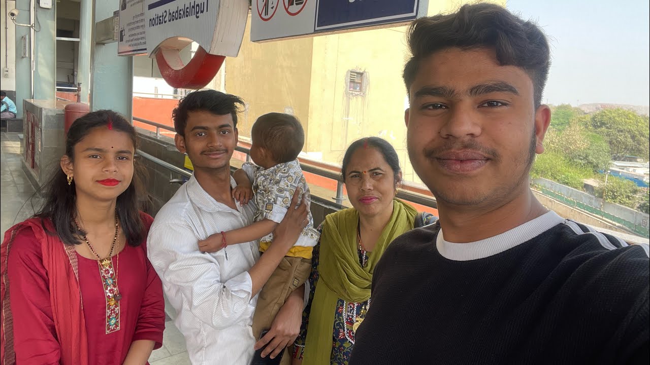 Mummy ko chhodne gya bus stand 🚎😊