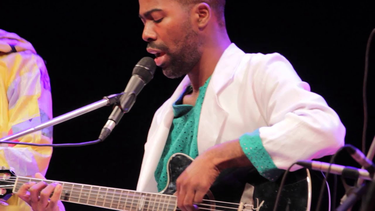Tiganá Santana - CONGO ANGOLA (live at TCA Salvador/Bahia)