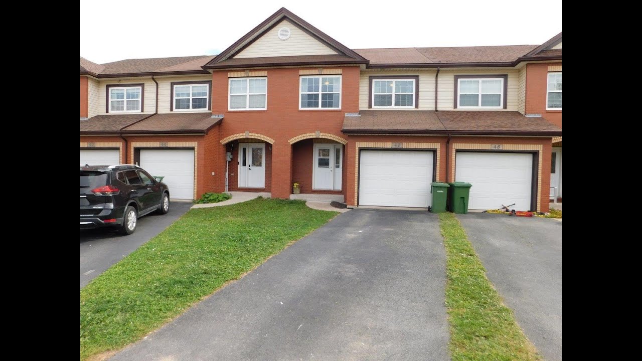 Видеоэкскурсия с комментариями по адресу: 46 Coldstream Run, Dartmouth (продается).