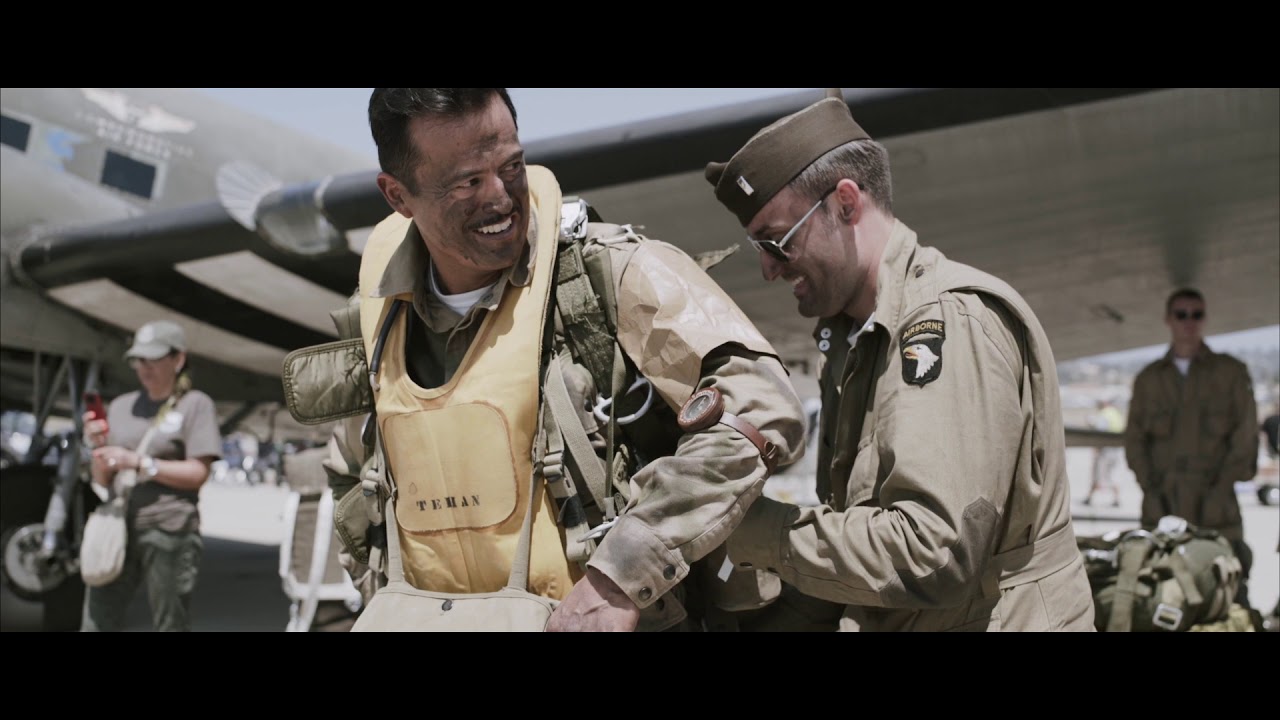 WWII Demonstration Team | WWII style parachute jumping