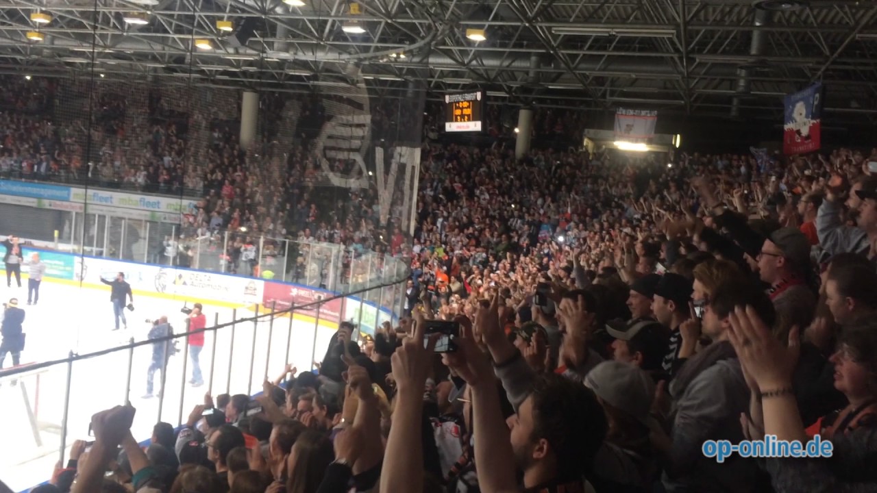 DEL2-Meister! Löwen Frankfurt feiern mit Fans