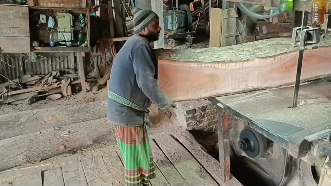 মেহগনি কাঠ পাল্লার বাজো কাটা হবে 