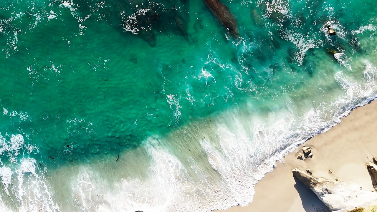 Focus Soundscape | Ocean Waves with Soft Piano