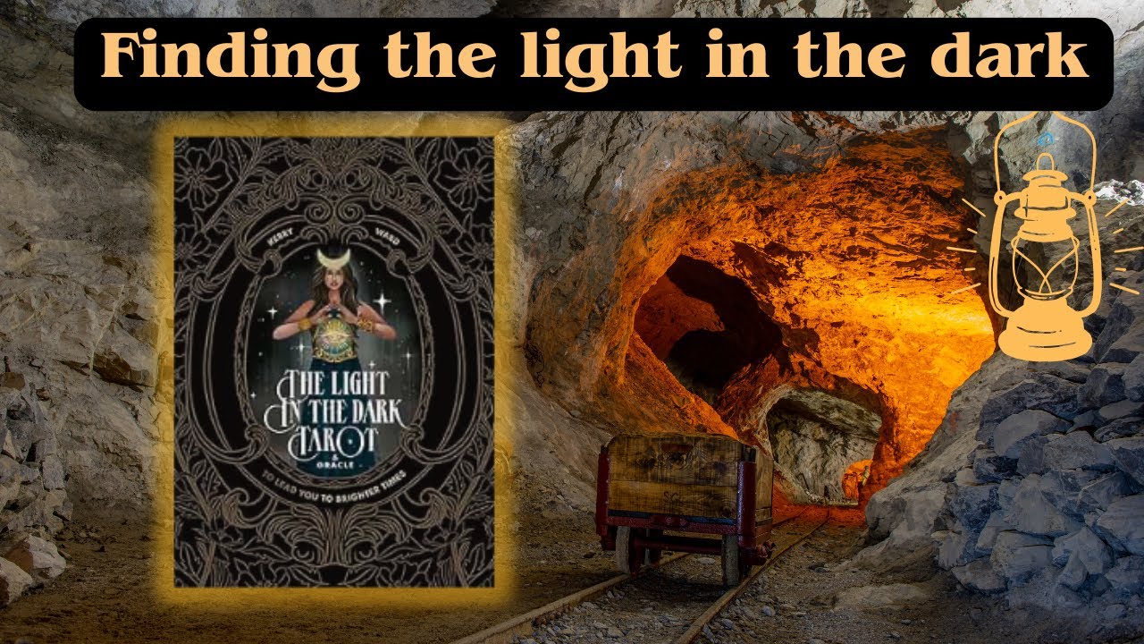 Распаковка колоды Таро и Оракула &laquo;Свет во тьме&raquo; | Подарок от Создателя 🕯️