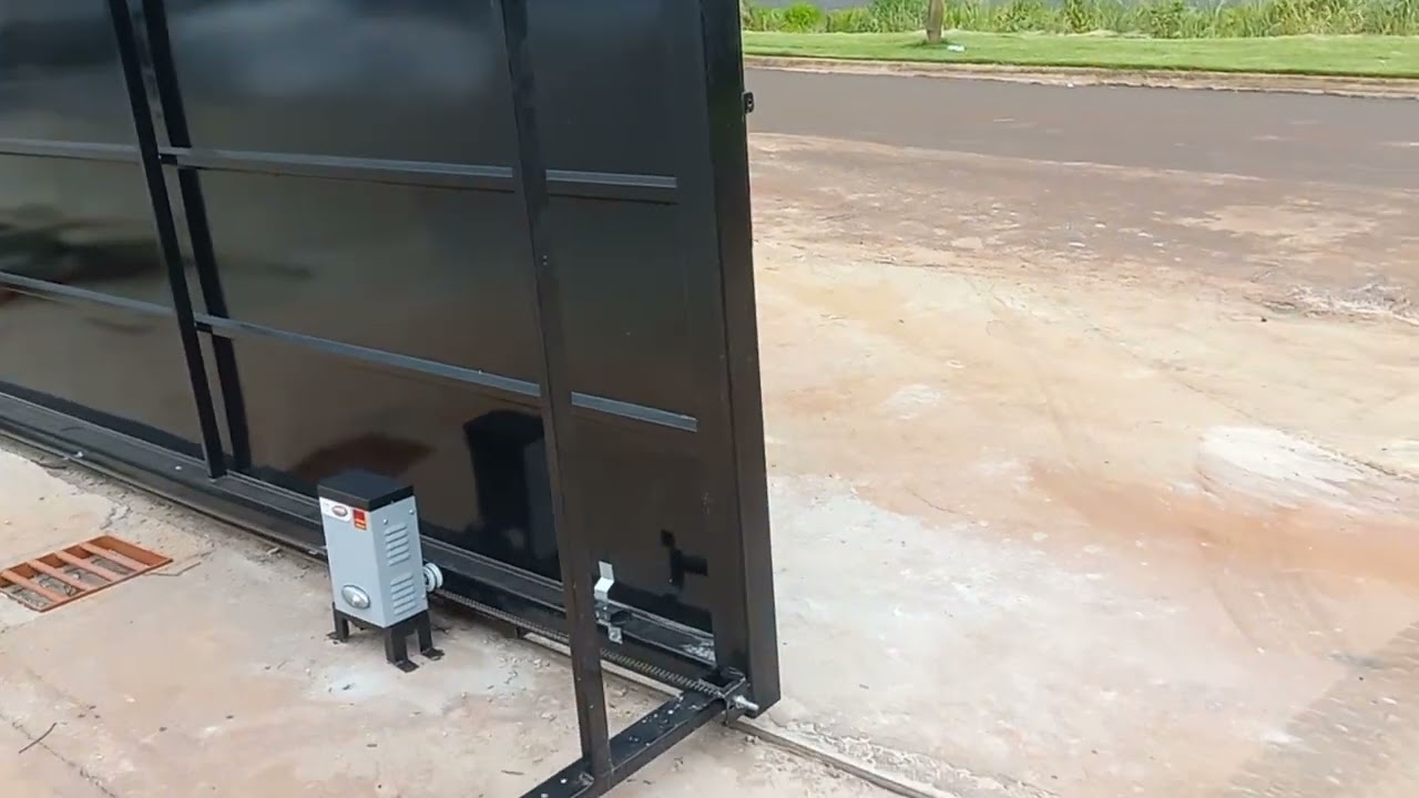 Instalação de motor deslizante com corrente 