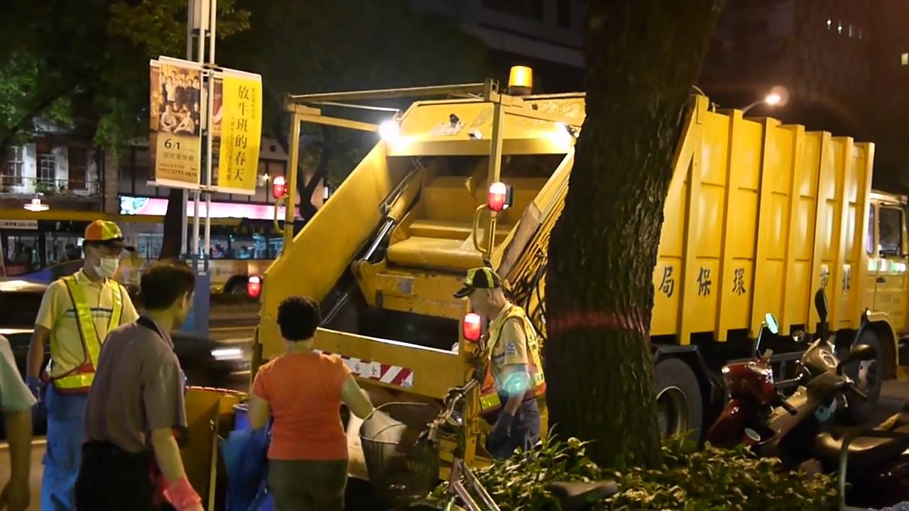 寶蛋最愛的垃圾車
