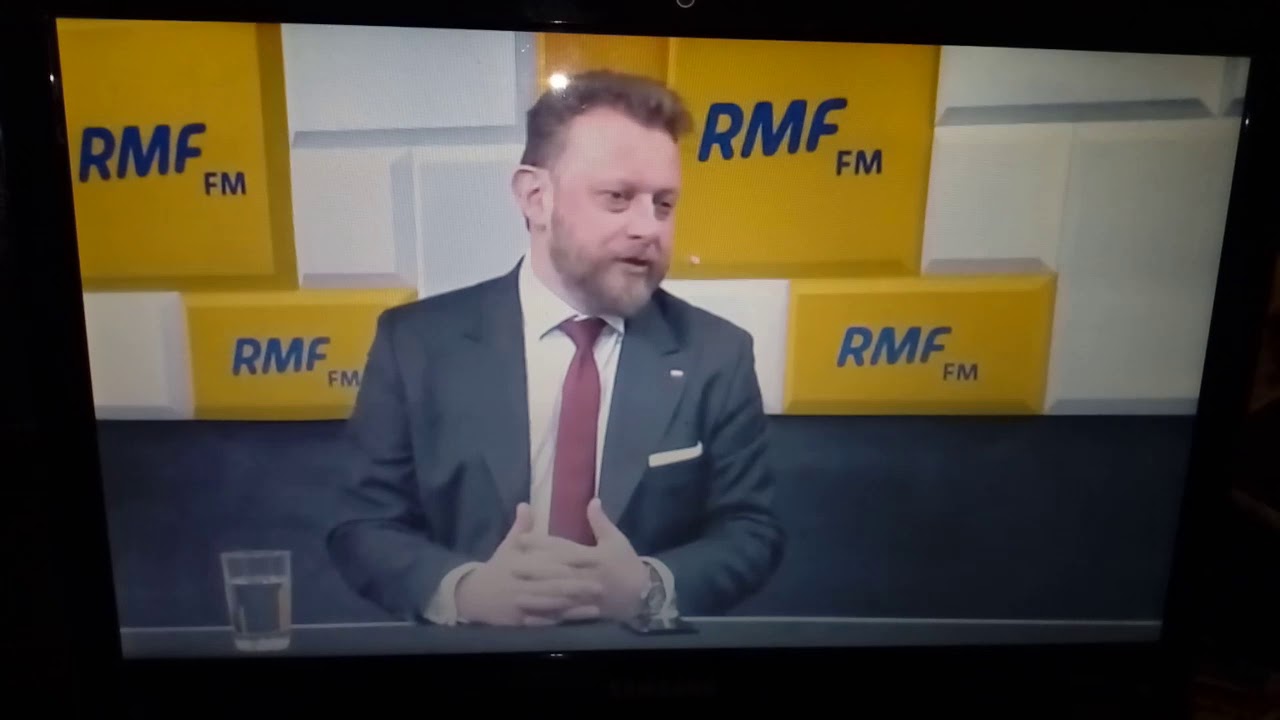 Minister zdrowia Szumowski sam nie wie po co nosic maseczki