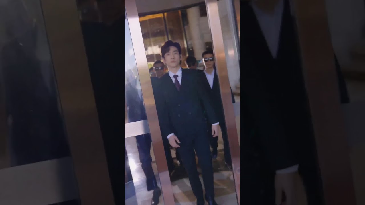 CEO tampan lajang 30 tahun jatuh cinta gadis desa! Langsung menikah dan memanjakannya seperti putri!