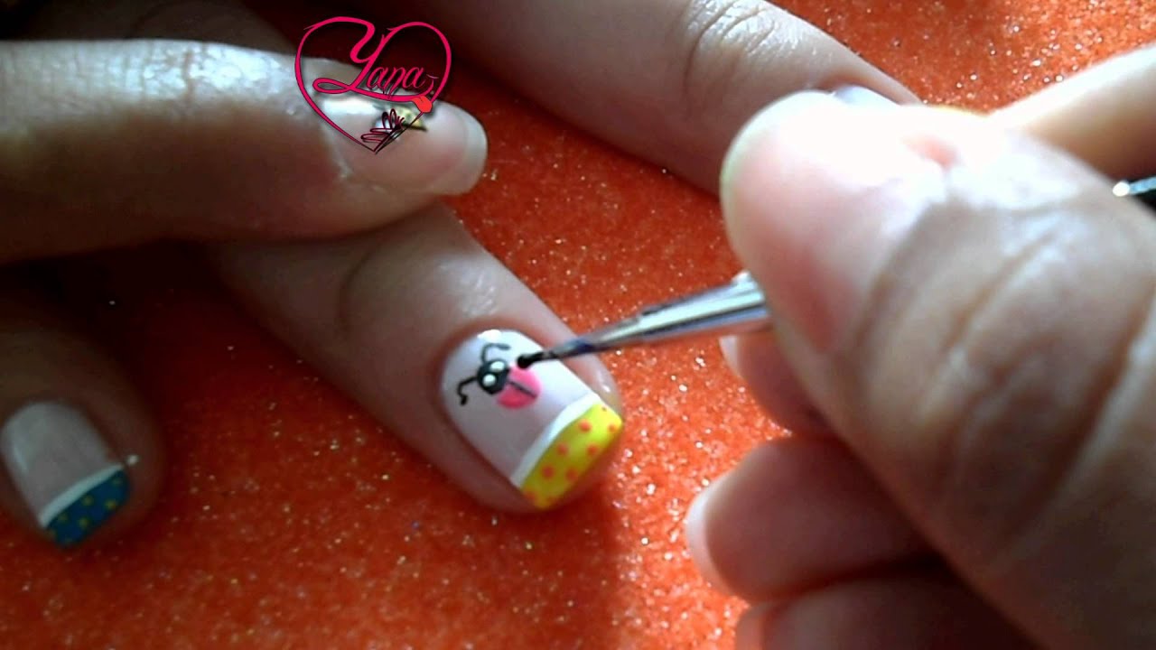 #11 Decorado de uñas con una Mariquita