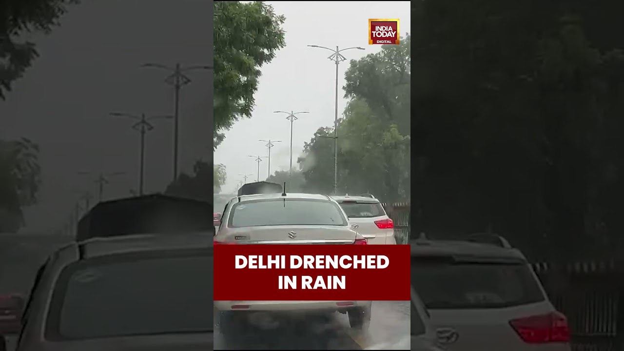 Delhi Streets Flooded After Non-Stop Rainfall, Authorities On High Alert #monsoon2025