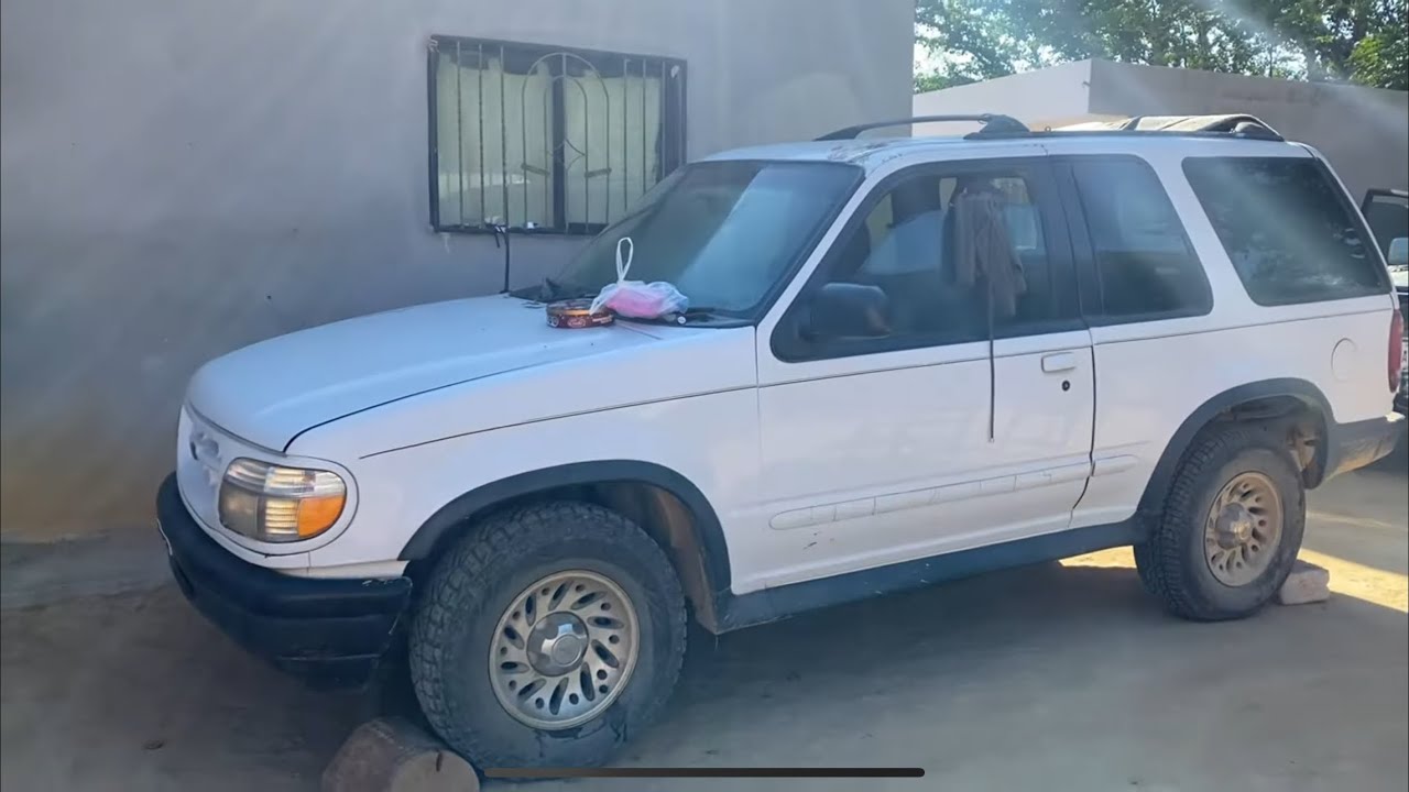 La única ford explorer estándar de xichu