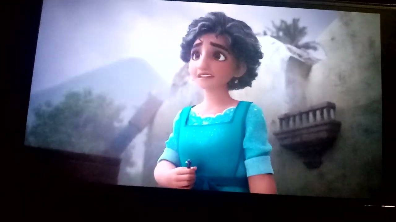 ENCANTO clip parte 1 la casa madrigal se derrumbe