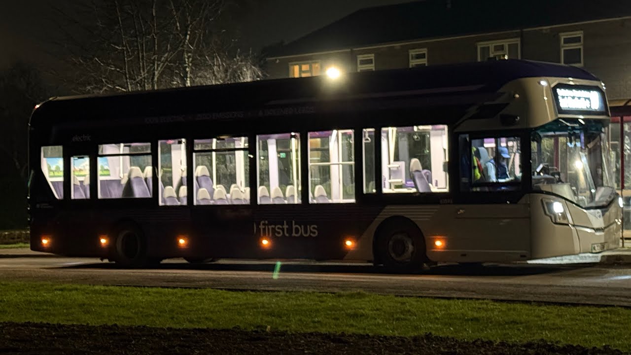 ELECTRIC! ⚡️| First Leeds Wright GB Kite Electroliner 63593 (ML73 EBF) on the 19