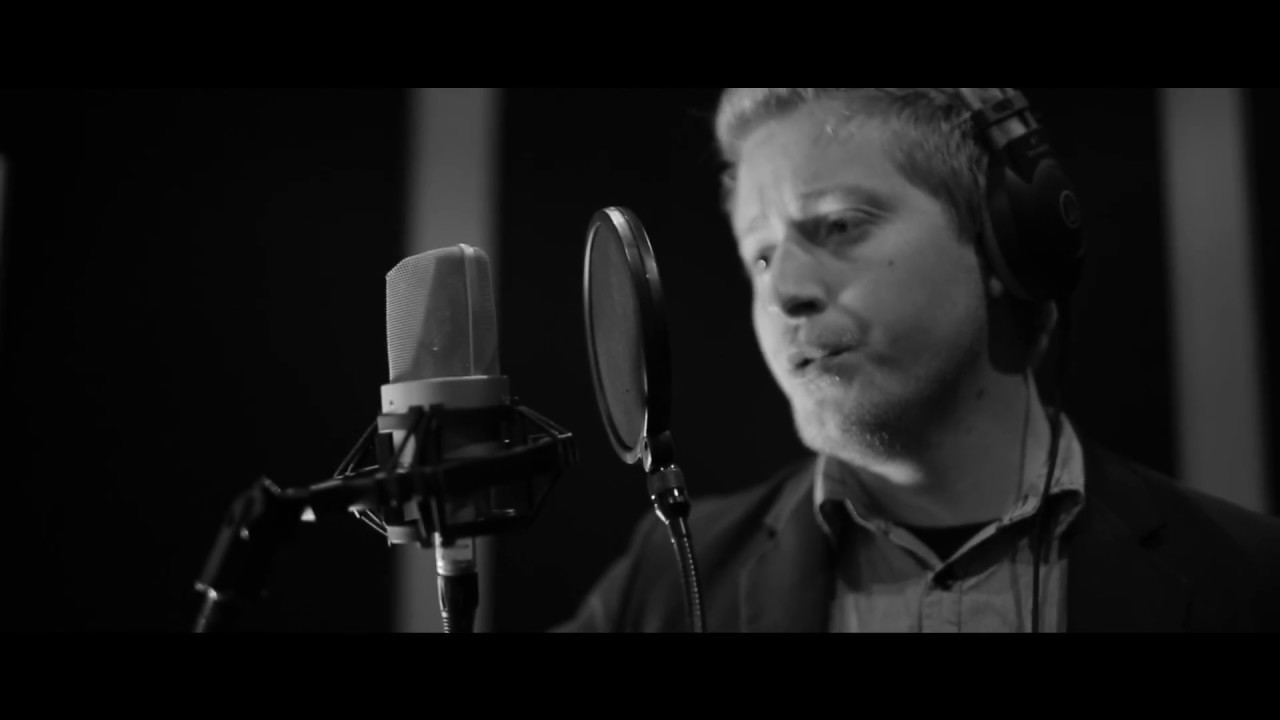 White Collar Club - Pavements