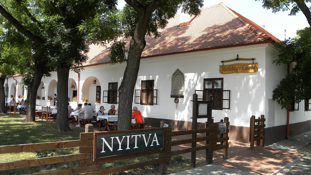 Hortob&aacute;gyi Nemzeti Park - Hortob&aacute;gyi Cs&aacute;rda. /Hungarian folk music/