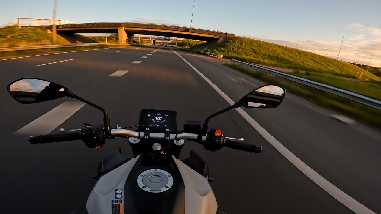 Yamaha MT-07 2025 Sunset Ride | POV Pure Sound [4K]