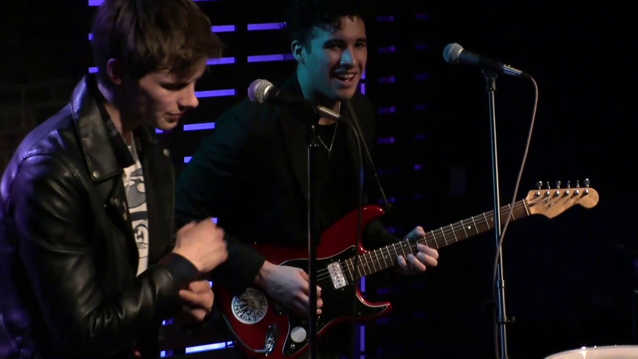 Friday Pilots Club - End Of It [Live In The Lounge]