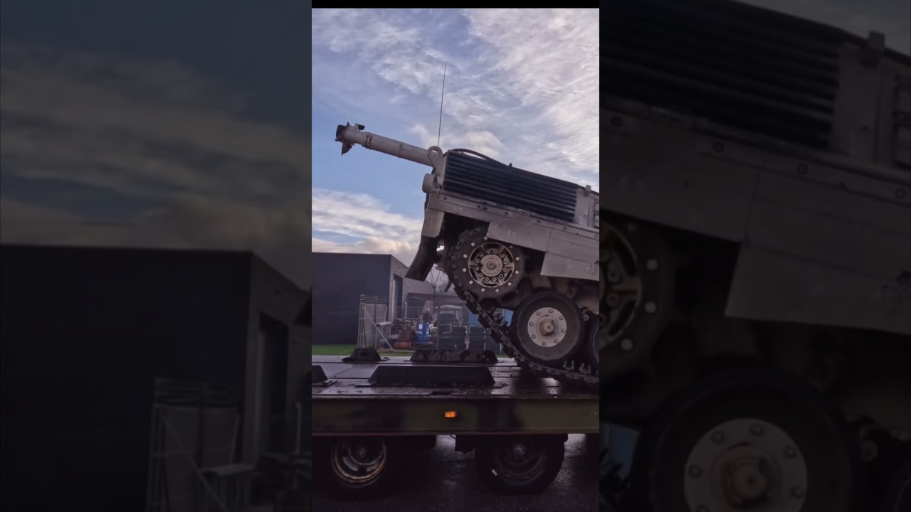 Leopard 1A5 tank on heavy transport 