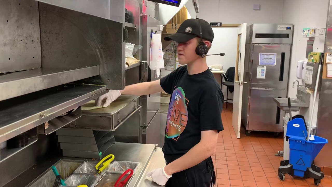 Как приготовить превосходное буррито в Taco Bell!