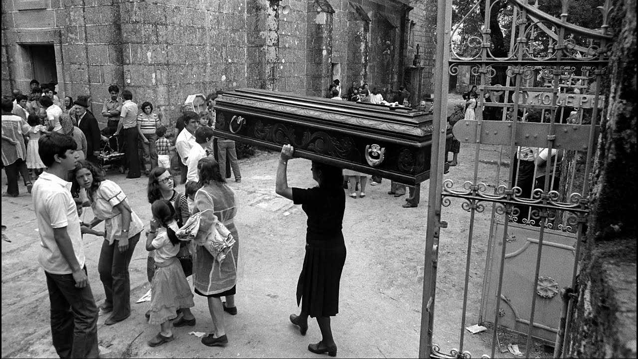 Muertos muy vivos - Sargprozession