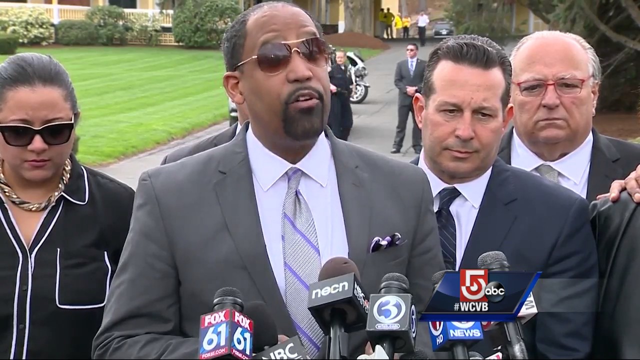 Loved ones say goodbye to Aaron Hernandez